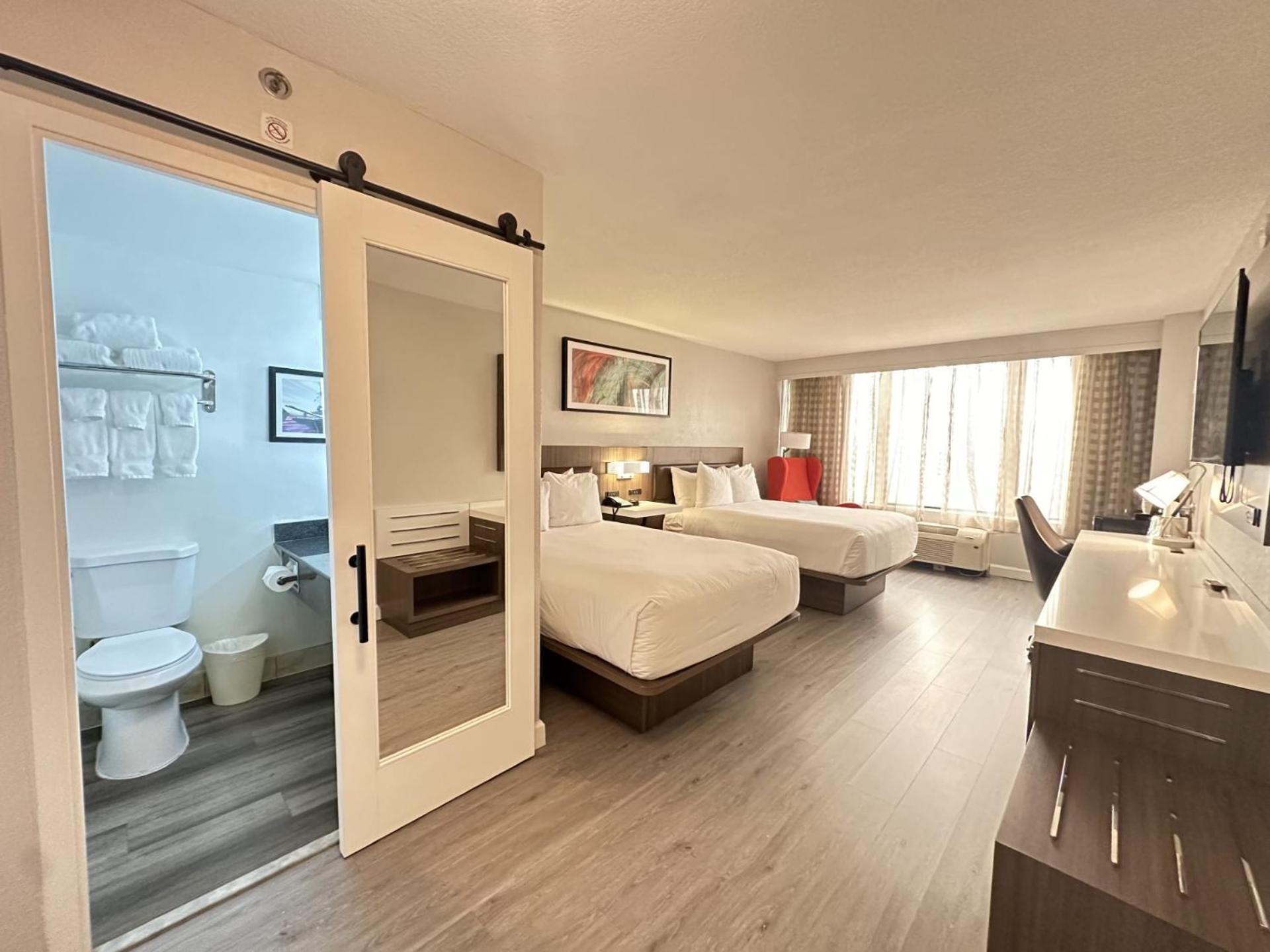 Wyndham Garden Norfolk Downtown Hotell Exteriör bild