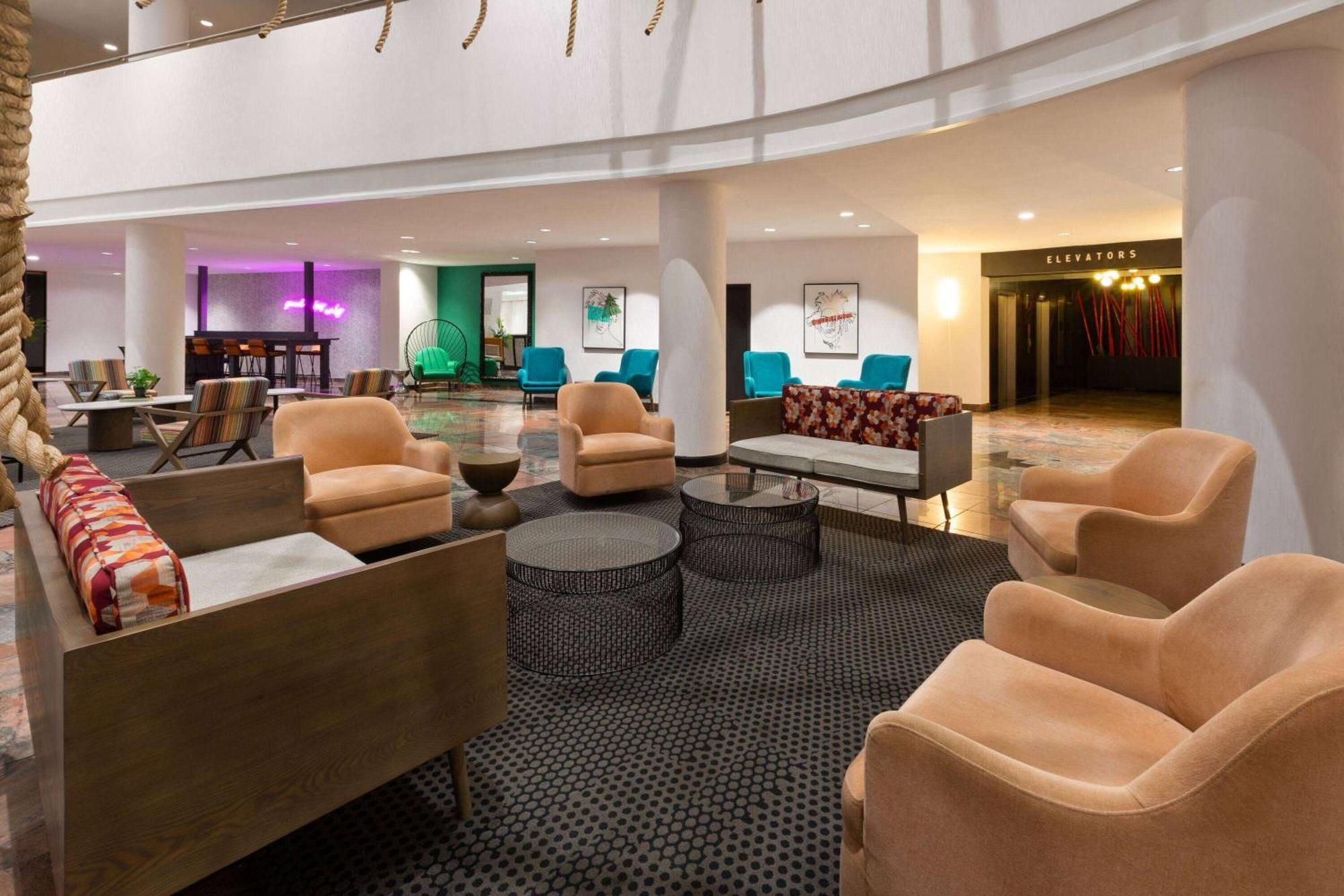 Wyndham Garden Norfolk Downtown Hotell Exteriör bild